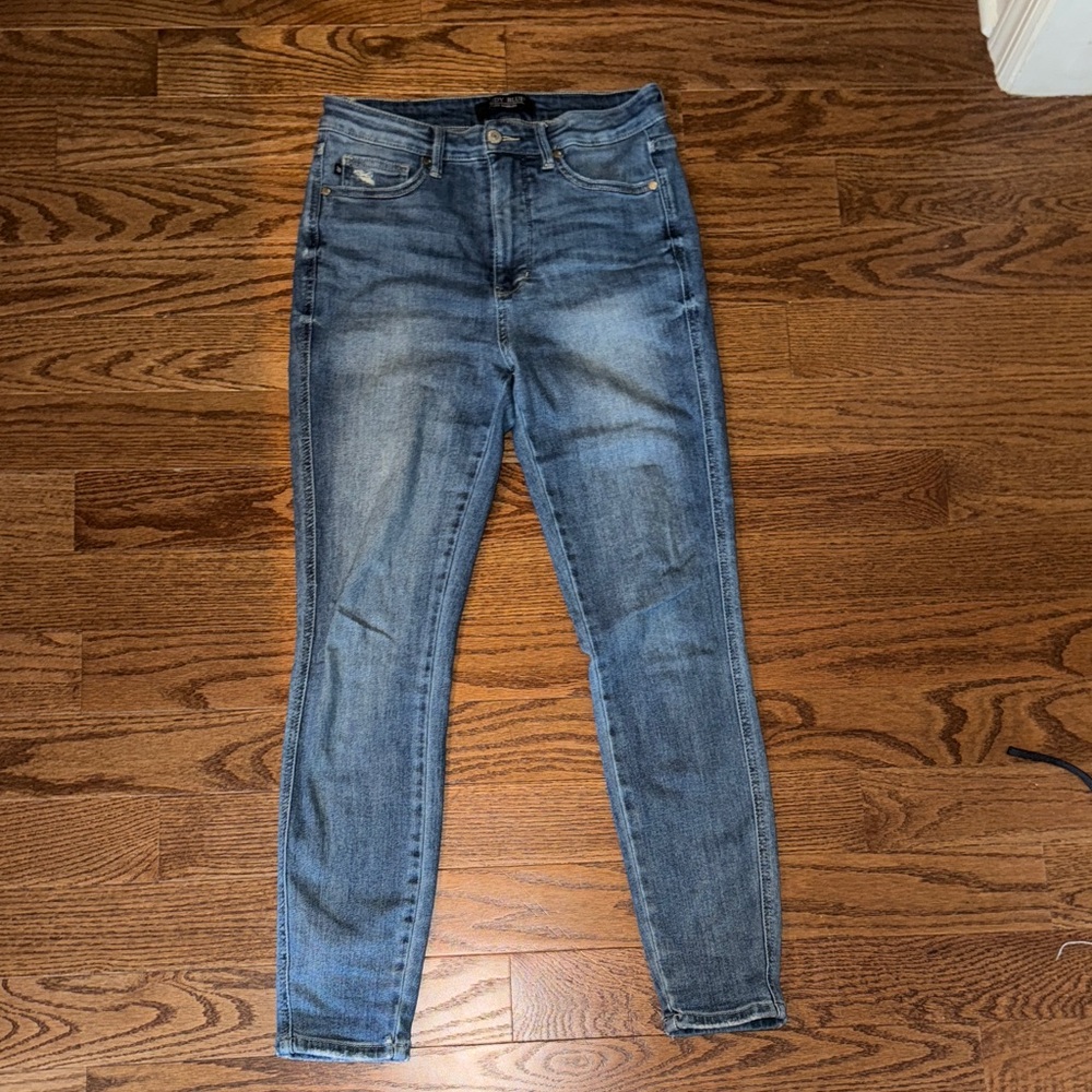 Judy Blue medium  Wash Skinny Jeans